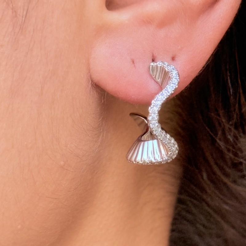 Kıvrımlı Spiral Küpe resmi