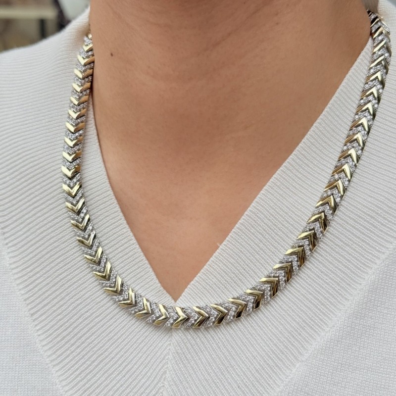 V Desenli Çift Renk Kolye resmi