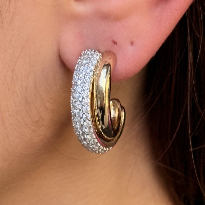 Kıvrımlı Pavé Halka Küpe – Gold İki Renk resmi