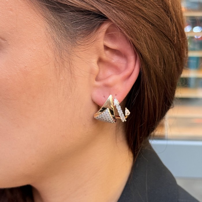Üçgen Pavé Ear Crawler Küpe – Gold resmi