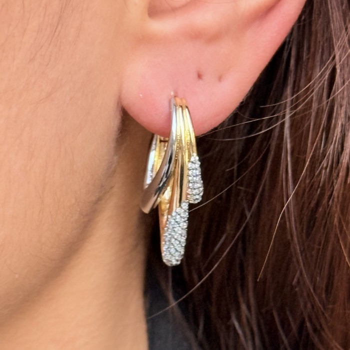 Luna Orbit Statement Earring resmi