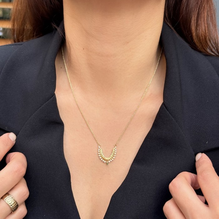 Yeşil Damla Uçlu Işık Kolye resmi