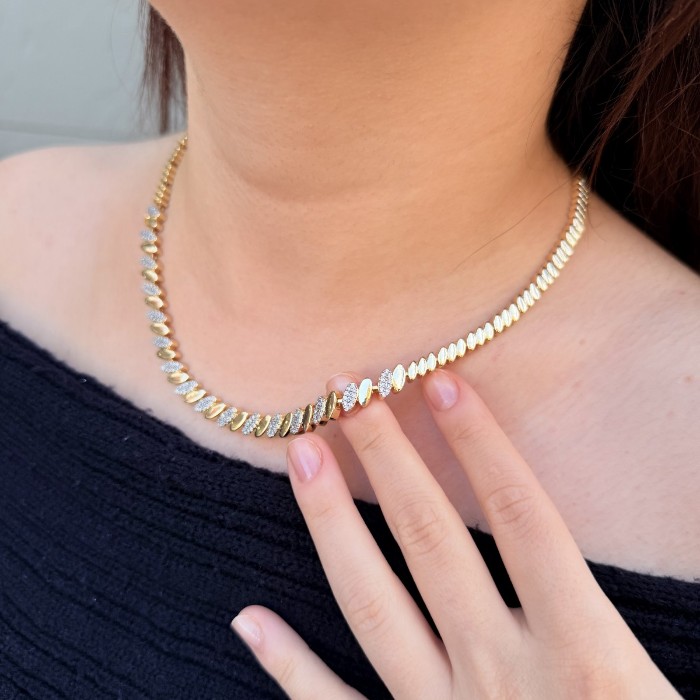 Petal Yaprak Pırıltı Kolye resmi