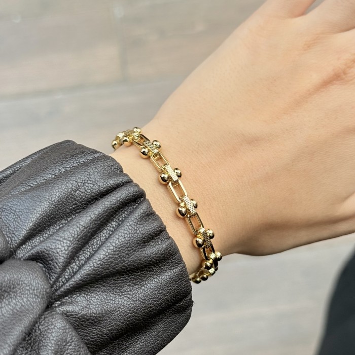 Bold Topçuk Bağlantılı Bileklik resmi