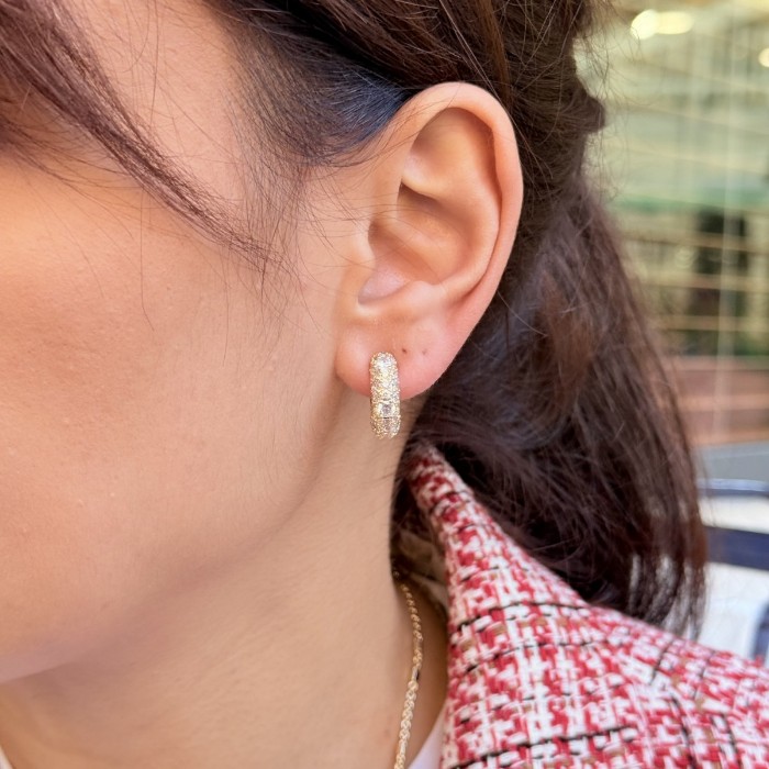 Gold Frost Mini Hoop – Micro Pavé Dome resmi