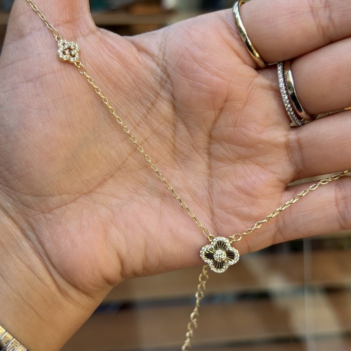 Clovers Kolye  resmi